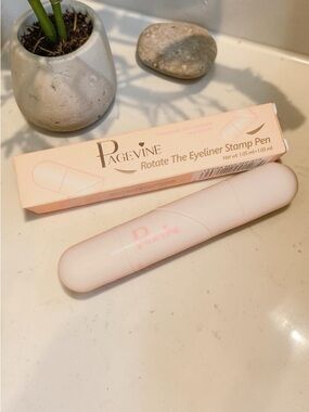 Pink Eyeliner Stamp Pen - Gentle Pink Winged Liner